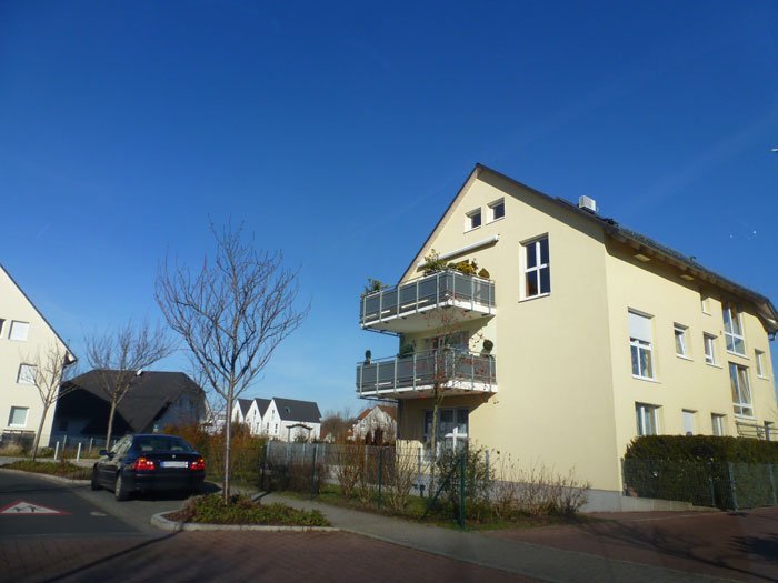 °°° SCHÖNE 4-Zi.Whg. mit EBK, 2 BÄDERN &amp; 2 BALKONEN in Neu-Isenburg °°°