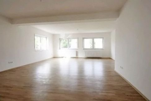 7-Zi. mit 2 KÜCHEN, 3 BÄDERN, TERRASSE &amp; GARTEN in Dreieich