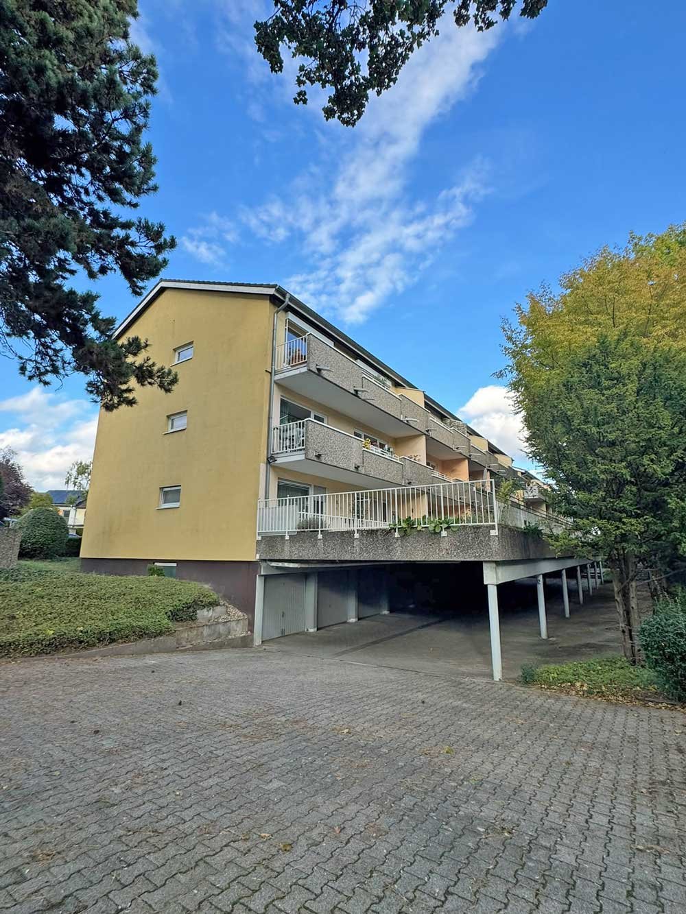 °°° PROVISIONSFREI FÜR KÄUFER °°° Gepflegte 2-Zi. Whg. mit BALKON &amp; Stellplatz in Bierstadt