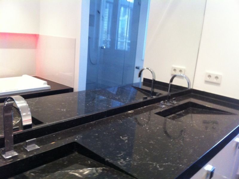 ** ERSTBEZUG nach SANIERUNG ** LUXUS PENTHOUSE-MAISONETTE mit XXL DACHTERRASSE