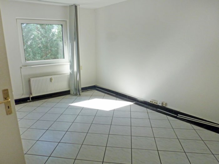 *** SEHR GEPFLEGTES MEHRFAMILIEHAUS *** 333 m² Wfl., Terrassen, Balkone, gute Ausstattung...