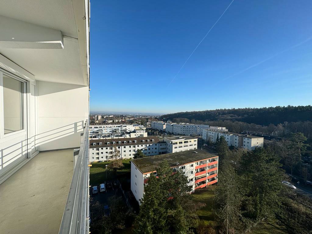 °°° TOLLE KAUFGELEGENHEIT °°° 3-Zi. ETW mit LOGGIA & Stellplatz in Oberursel