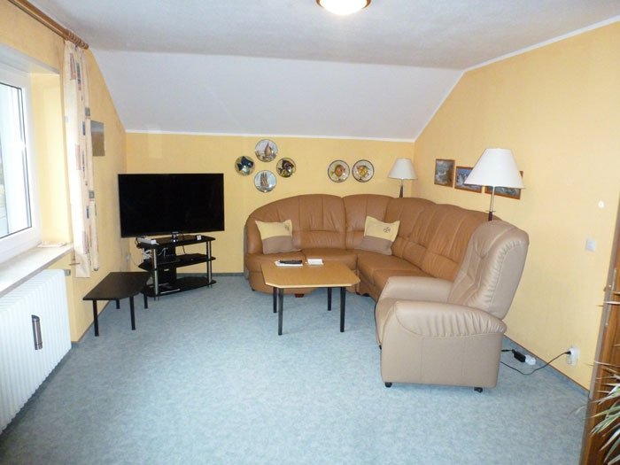 *** WAHRE FAMILIEN-IDYLLE *** Freistehendes 6-Zimmer EFH mit großem Pracht-Grundstück