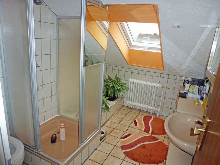 *** WAHRE FAMILIEN-IDYLLE *** Freistehendes 6-Zimmer EFH mit großem Pracht-Grundstück