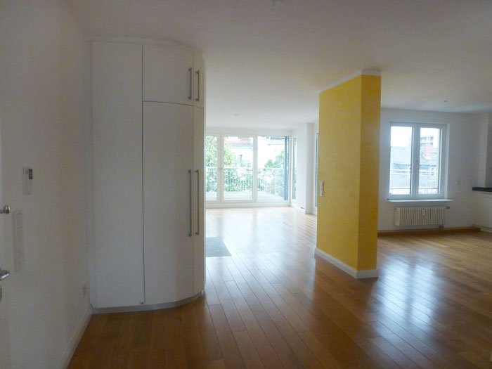 ** SANIERTER STIL-ALTBAU ** Exklusives 3-Zi. LUXUS-PENTHOUSE mit KAMIN, TERRASSE, BLK ...