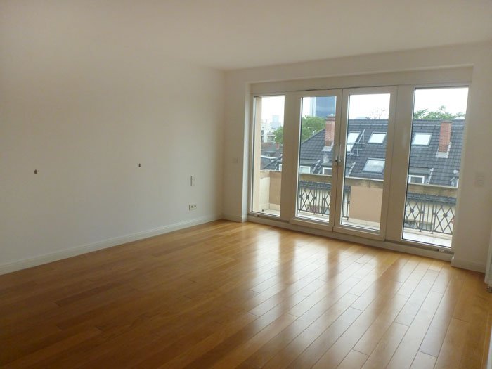 ** SANIERTER STIL-ALTBAU ** Exklusives 3-Zi. LUXUS-PENTHOUSE mit KAMIN, TERRASSE, BLK ...