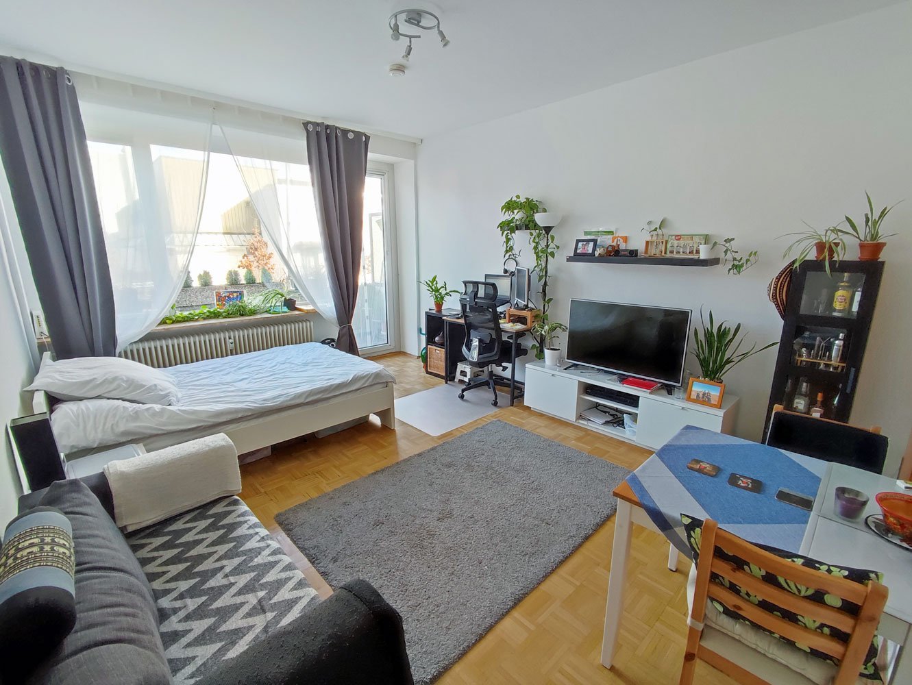 *** SINGLES AUFGEPASST *** Schicke 1-Zi. Whg. mit BALKON in Bad Soden
