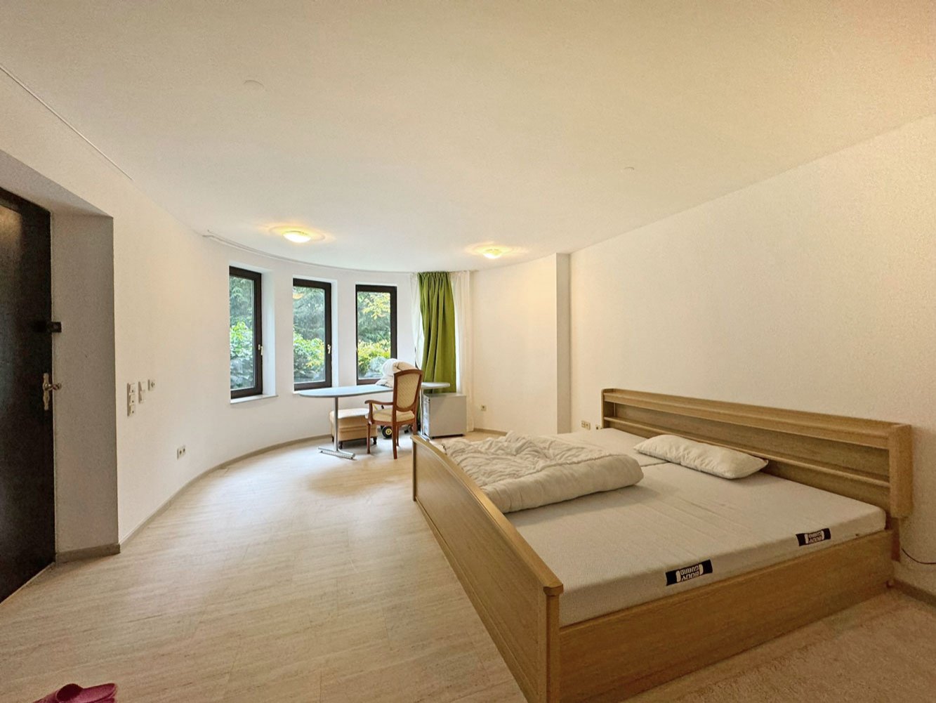 °°° EINZIGARTIGER XXL-WOHNTRAUM °°° Exklusive 5-Zi. Whg. mit EBK & TERRASSE im Grünen