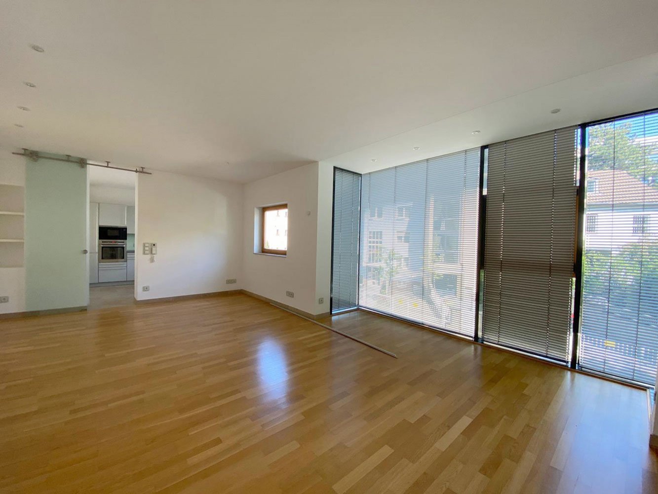 *** DESIGN-TOWNHOUSE *** Fantastisches EFH, 4-5 Zi., EBK, 2 BÄDERN & DACHTERRASSE
