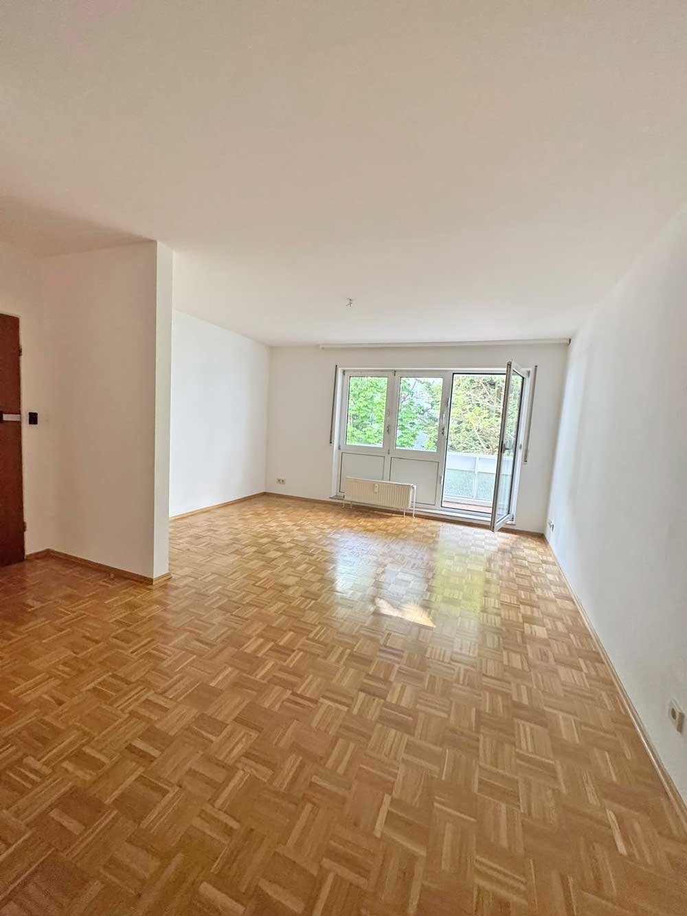 +++ Charmante 2-Zi. Wohnung mit EBK &amp; BALKON im Westend +++