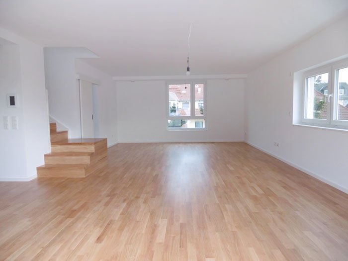 *** Stilvolle Penthouse-Maisonette mit EBK, Dachterrasse &amp; Klimaanlage ***