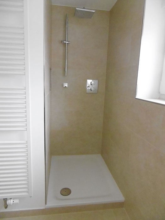 *** Stilvolle Penthouse-Maisonette mit EBK, Dachterrasse &amp; Klimaanlage ***