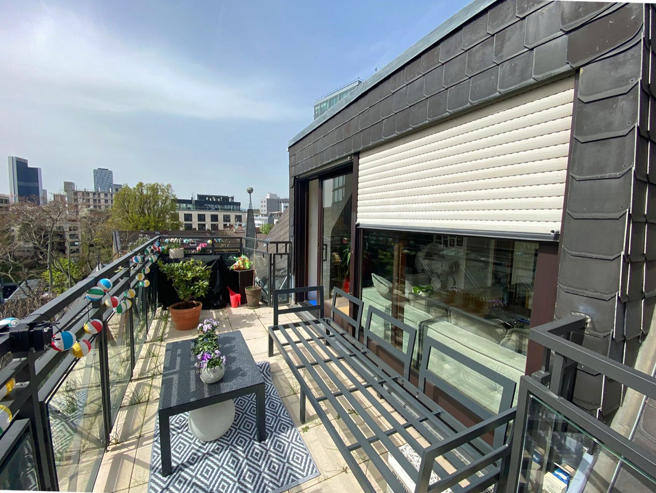 °°° Stilvolle Wohnung mit Kamin, Dachterrasse, Skylineblick nahe der Alten Oper °°°