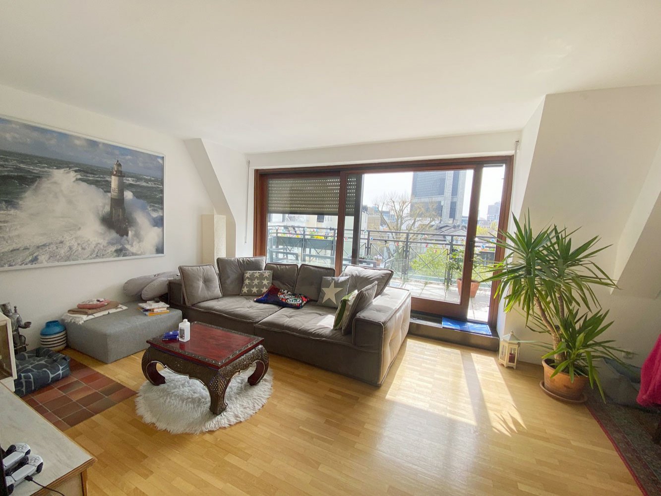 °°° Stilvolle Wohnung mit Kamin, Dachterrasse, Skylineblick nahe der Alten Oper °°°