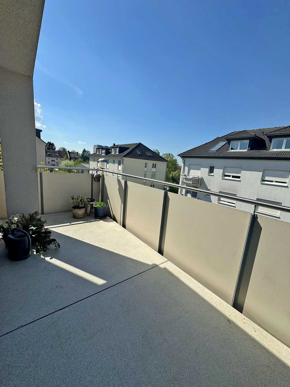 *** Stilvolle Penthouse-Maisonette mit EBK, Dachterrasse &amp; Klimaanlage ***