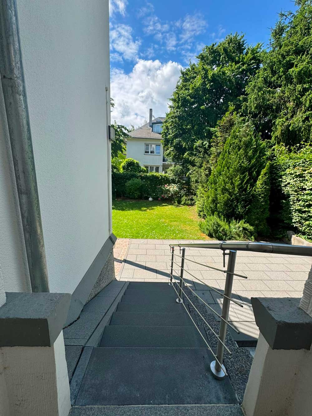 °°° EXKLUSIVE 3-Zi.Whg. mit EBK, BALKON & GARTENNUTZUNG in Sachsenhausen °°°