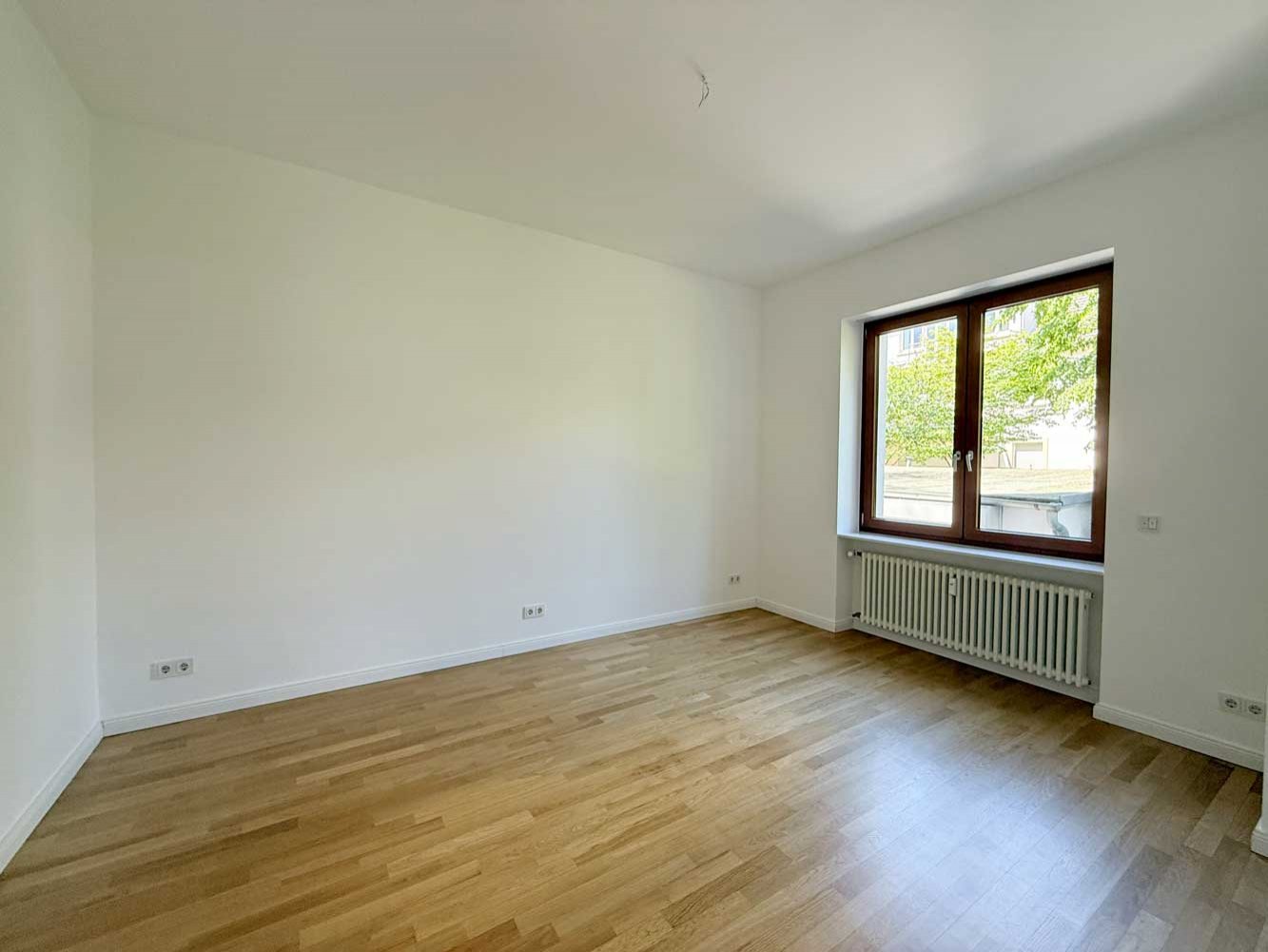 °°° EXKLUSIVE 3-Zi.Whg. mit EBK, BALKON &amp; GARTENNUTZUNG in Sachsenhausen °°°