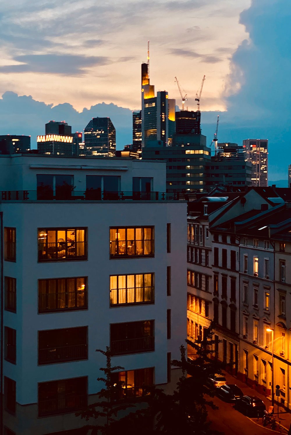*** Exklusive Dachgeschoss-Maisonette mit Skylineblick im Brückenviertel ***