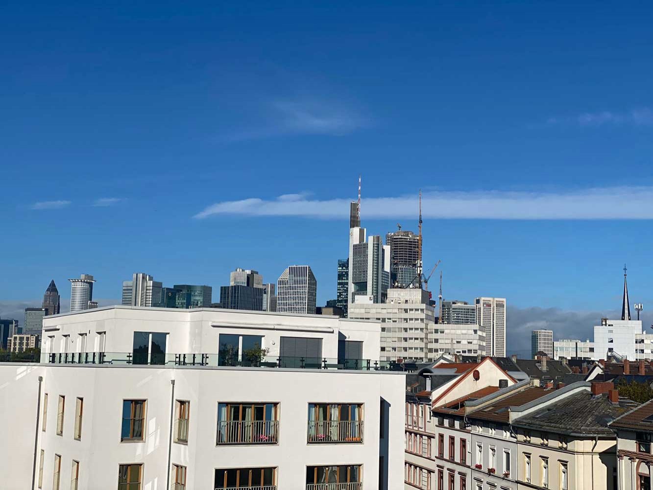 *** Exklusive Dachgeschoss-Maisonette mit Skylineblick im Brückenviertel ***