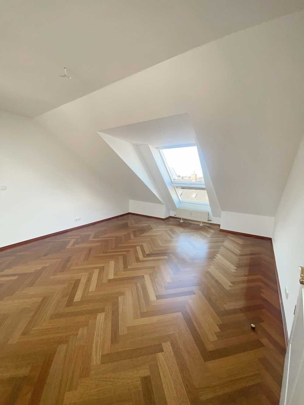 *** Exklusive Dachgeschoss-Maisonette mit Skylineblick im Brückenviertel ***