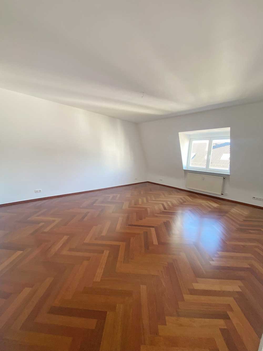 *** Exklusive Dachgeschoss-Maisonette mit Skylineblick im Brückenviertel ***