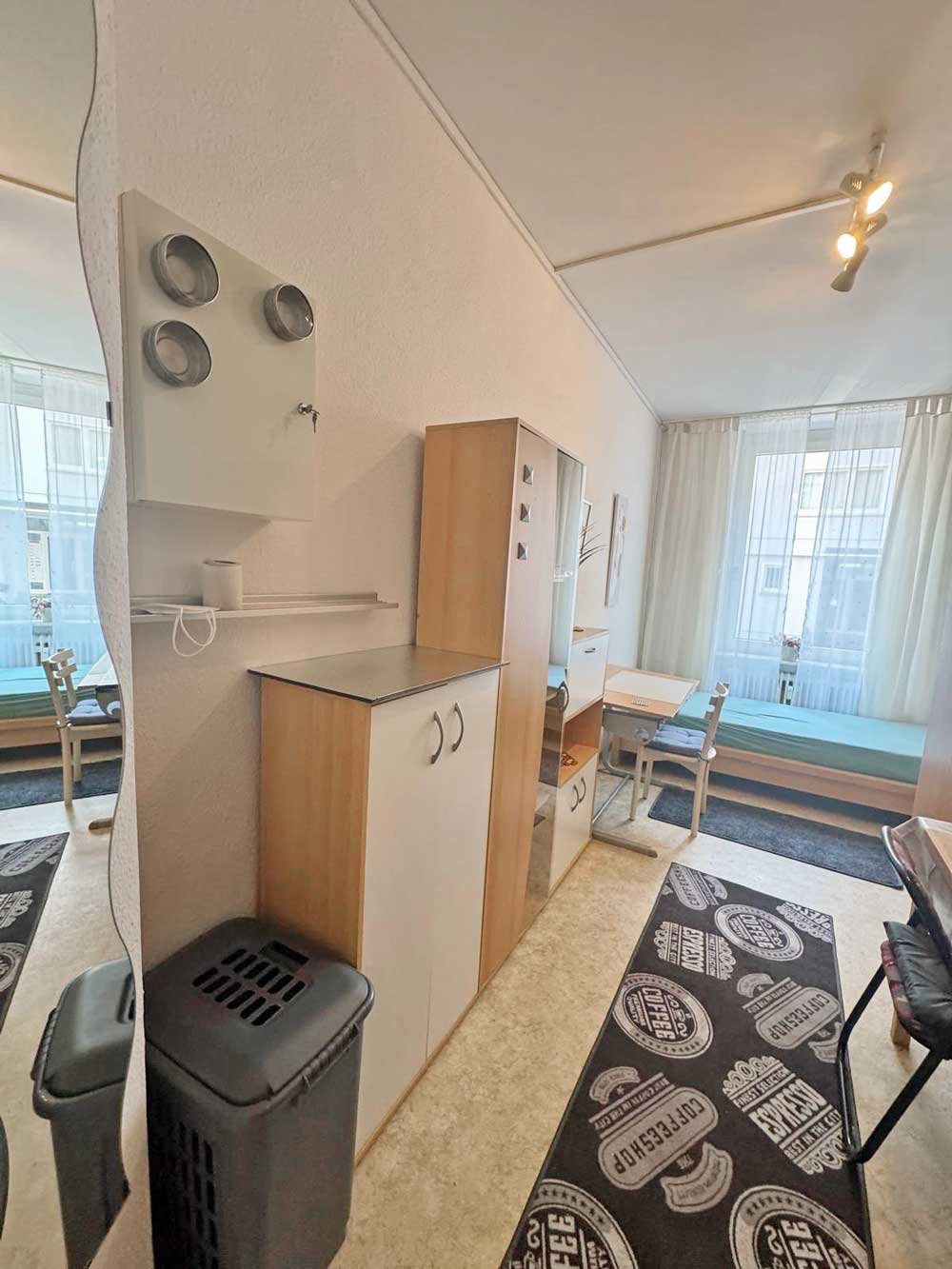 *** Abschließbares & möbliertes Zimmer in Herren-WG ***