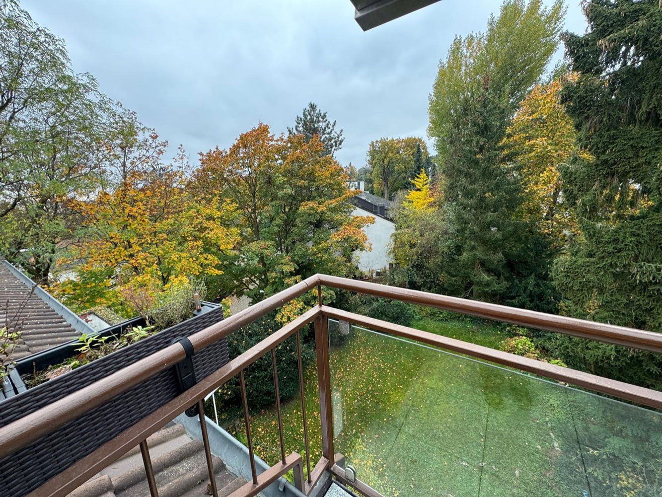 *** GROSSZÜGIG &amp; CHARMANT *** 3-Zi. Whg. mit EBK &amp; BALKON in Bad Soden