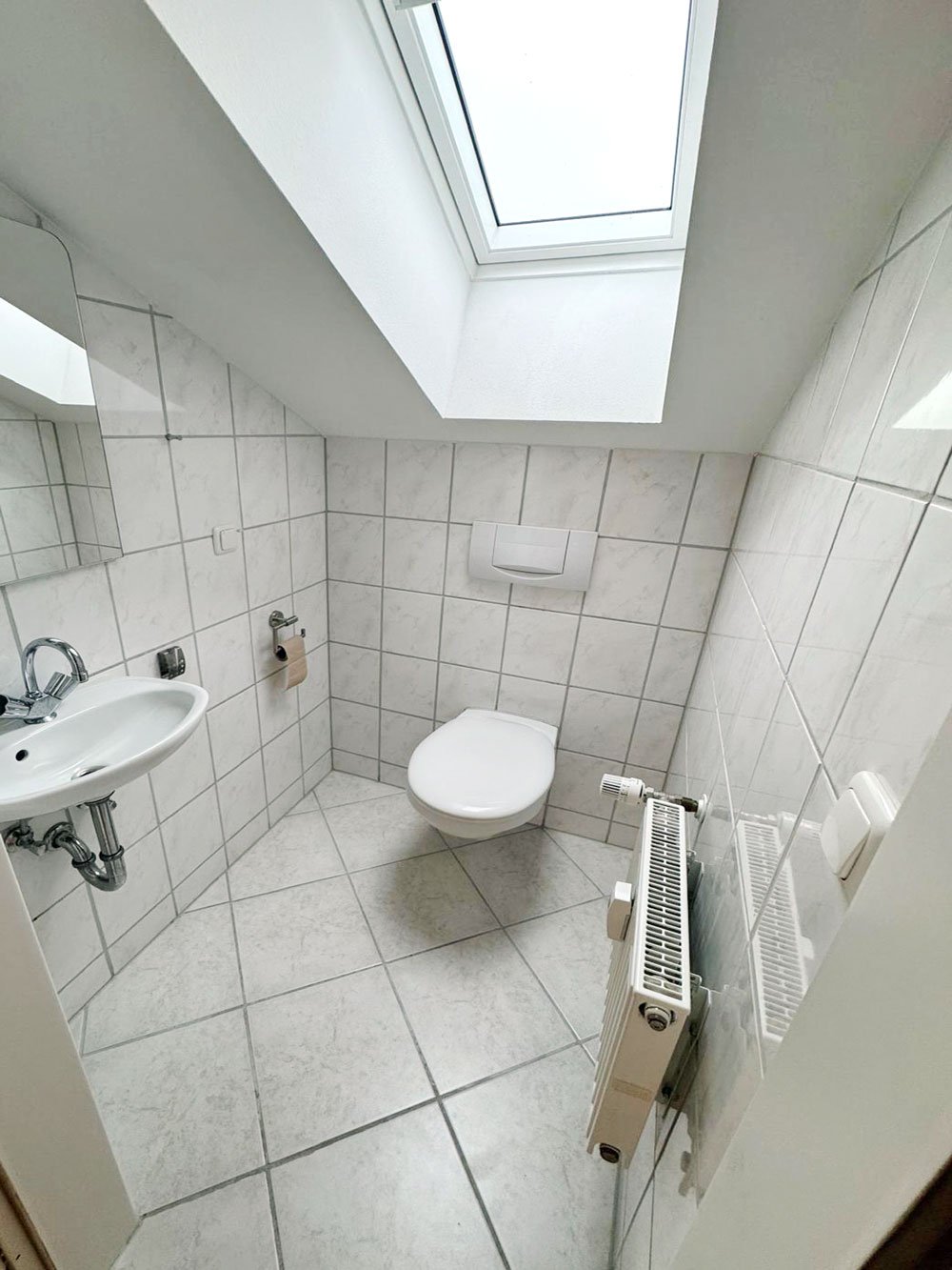 *** GROSSZÜGIG &amp; CHARMANT *** 3-Zi. Whg. mit EBK &amp; BALKON in Bad Soden