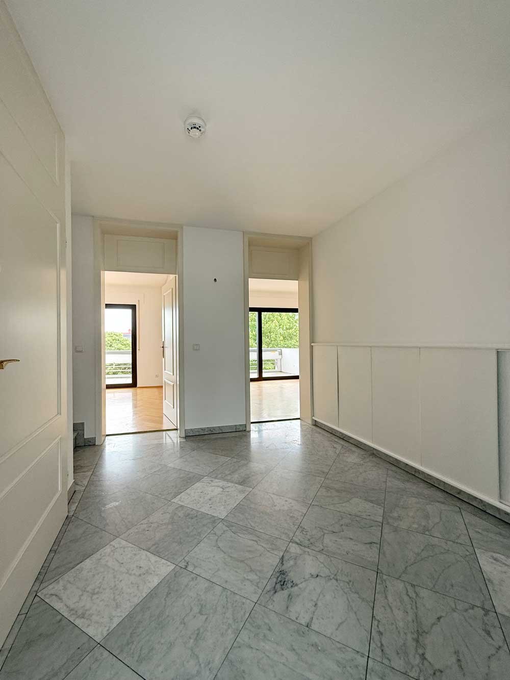 Lichtdurchflutete Maisonette mit neuer EBK & 4 BALKONEN in Oberursel