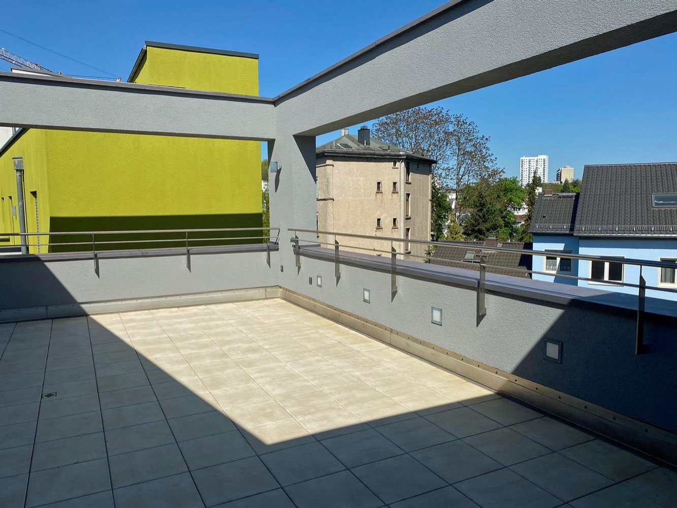 *** DESIGN-TOWNHOUSE *** Fantastisches EFH, 4-5 Zi., EBK, 2 BÄDERN & DACHTERRASSE