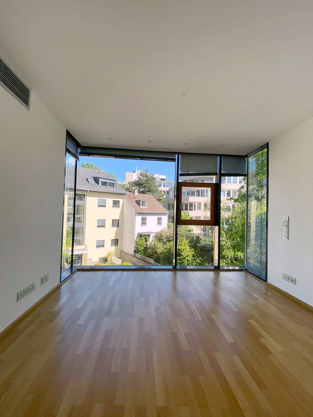 *** DESIGN-TOWNHOUSE *** Fantastisches EFH, 4-5 Zi., EBK, 2 BÄDERN & DACHTERRASSE