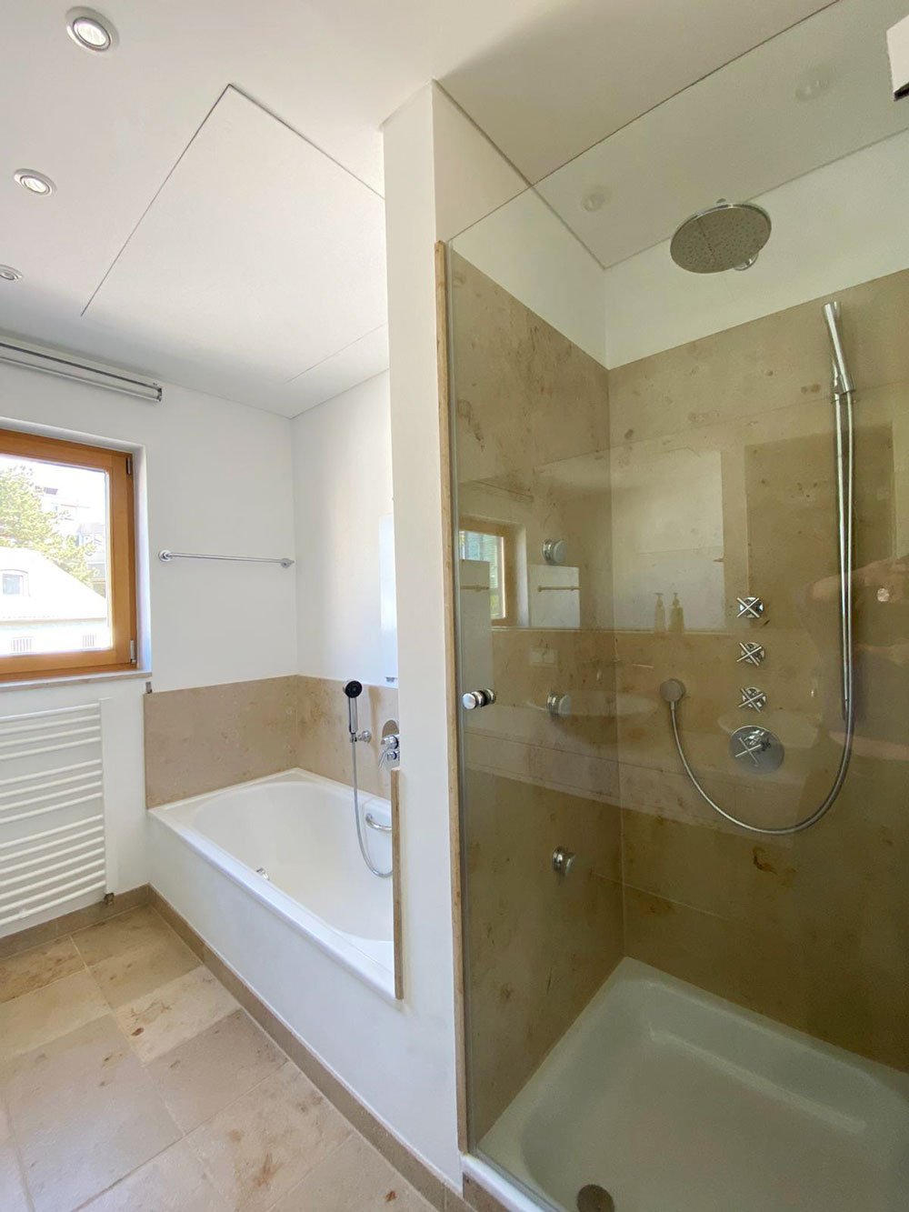 *** DESIGN-TOWNHOUSE *** Fantastisches EFH, 4-5 Zi., EBK, 2 BÄDERN & DACHTERRASSE