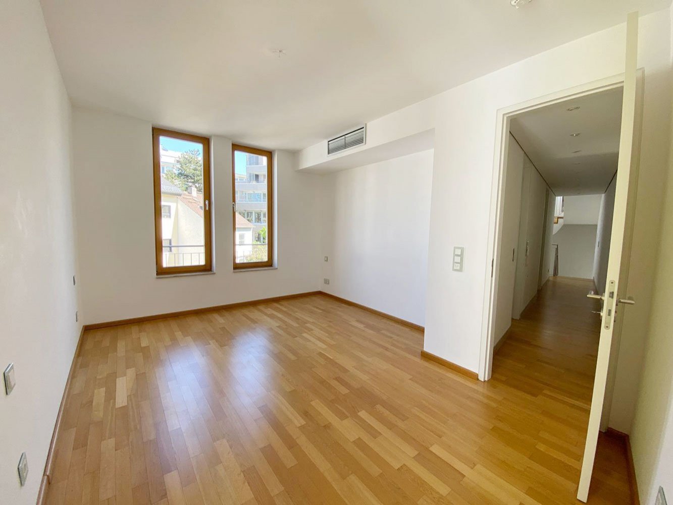 *** DESIGN-TOWNHOUSE *** Fantastisches EFH, 4-5 Zi., EBK, 2 BÄDERN & DACHTERRASSE