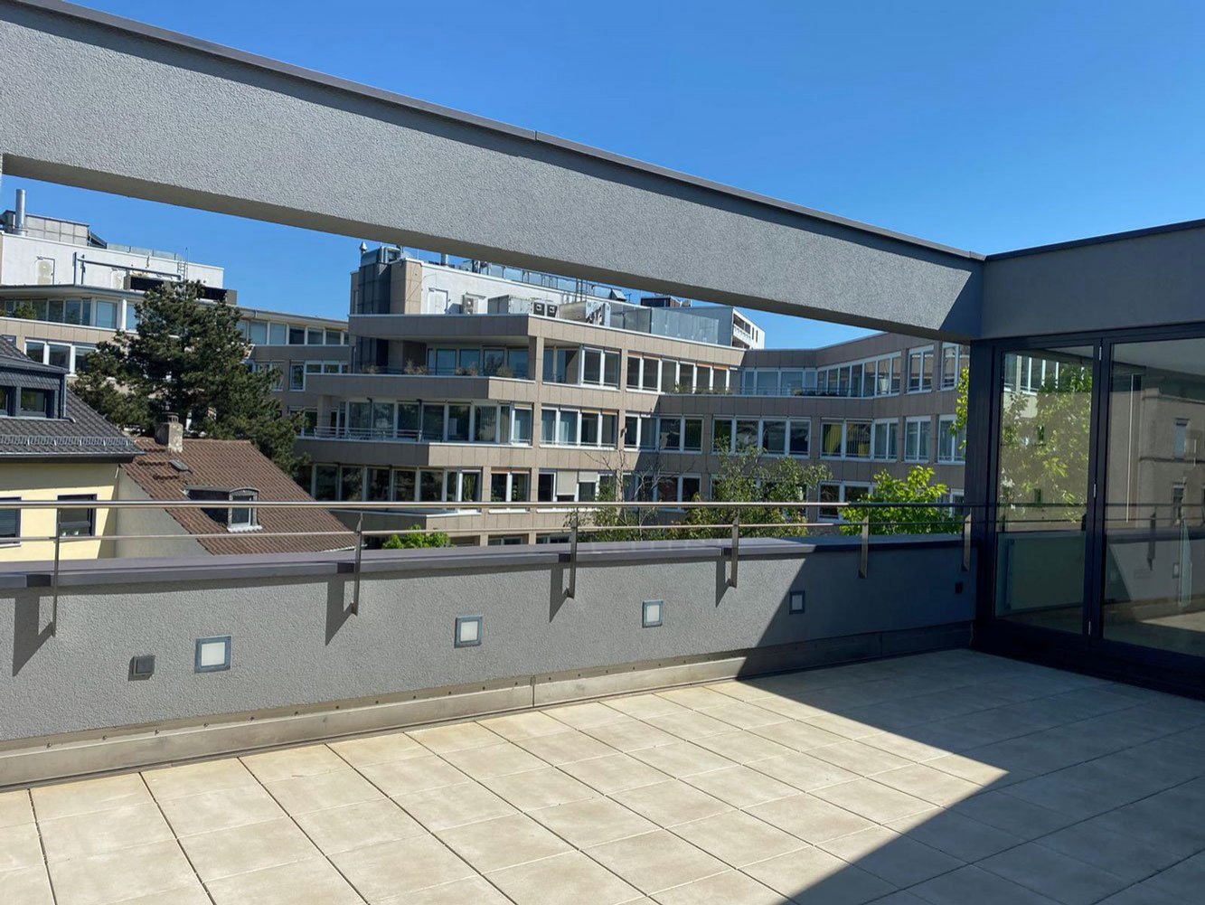 *** DESIGN-TOWNHOUSE *** Fantastisches EFH, 4-5 Zi., EBK, 2 BÄDERN & DACHTERRASSE