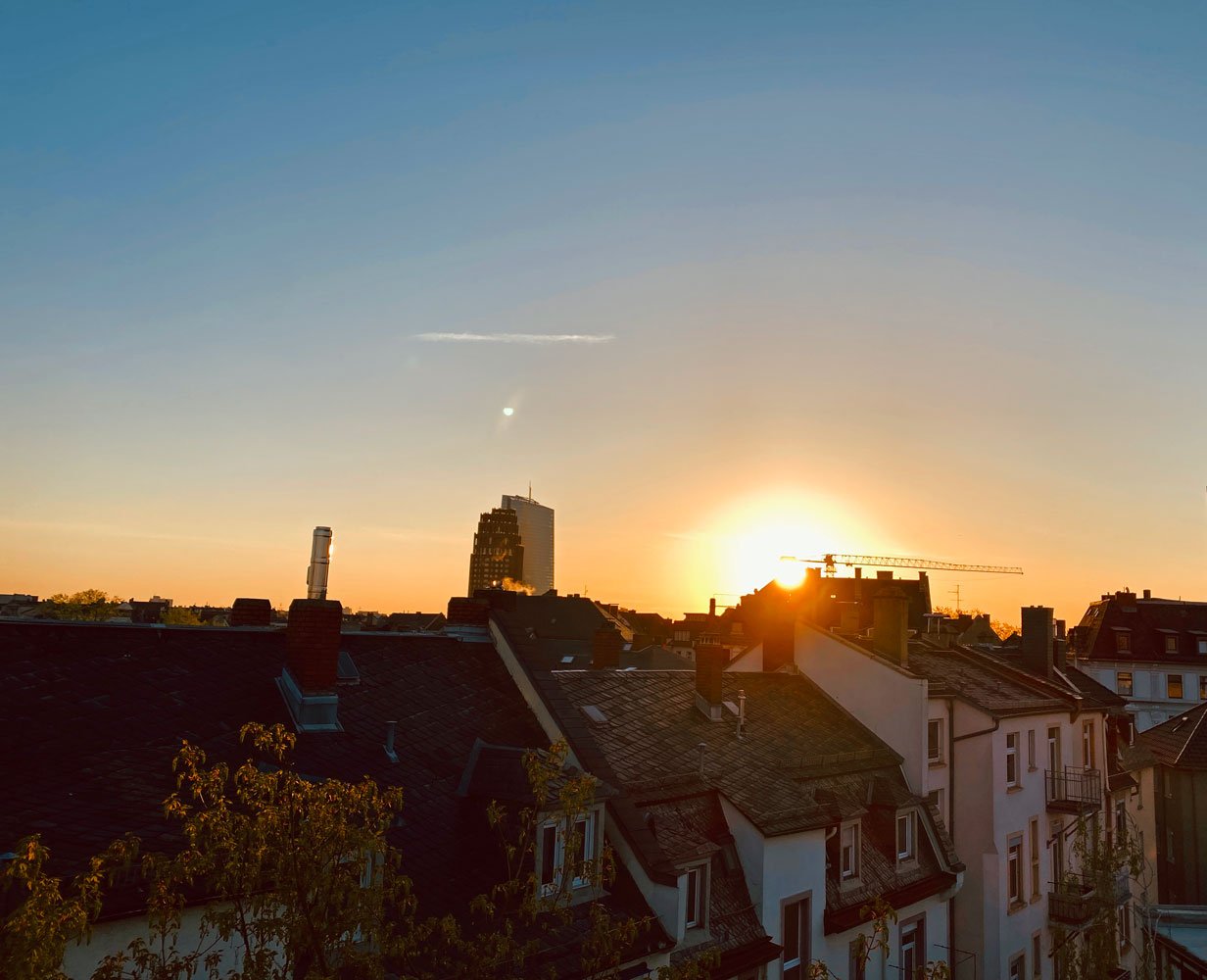 *** Exklusive Dachgeschoss-Maisonette mit Skylineblick im Brückenviertel ***