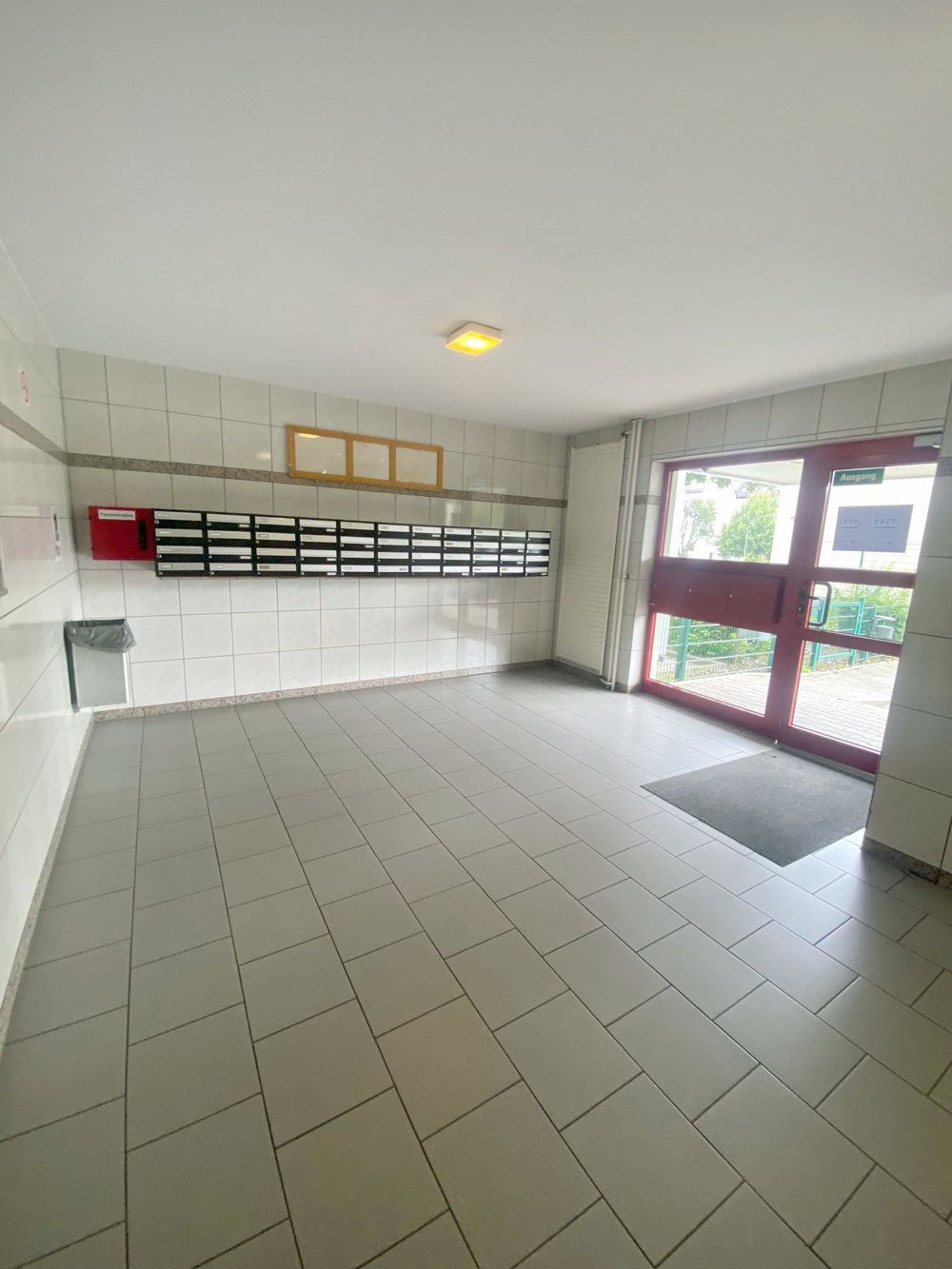 ** Wohnen mit Weitblick ** Helle 3-Zimmer mit EBK &amp; LOGGIA in Fechenheim