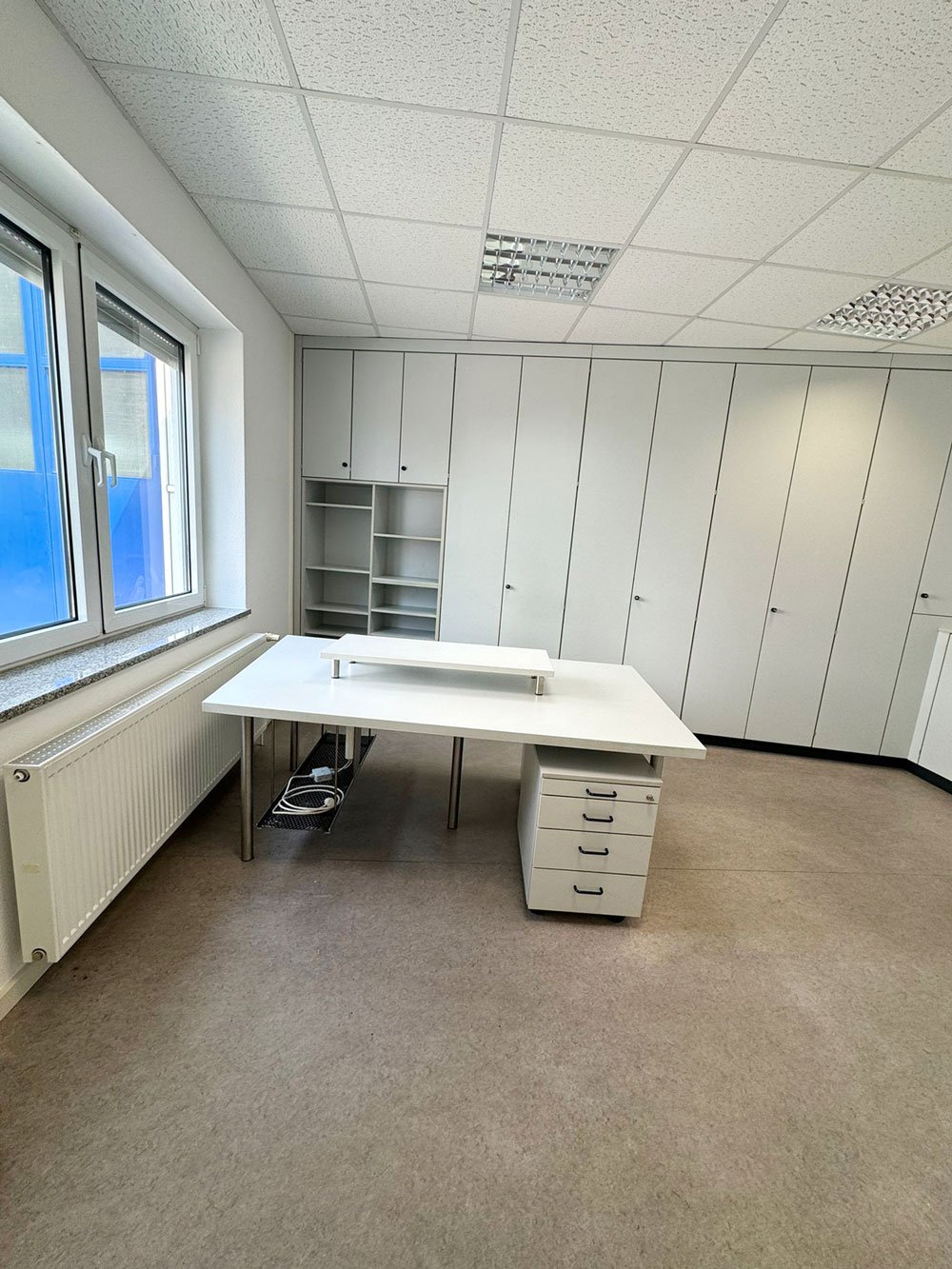 ** TEILVERMIETUNG ** Werkstatt & Büro - Ideal für Metallgewerk