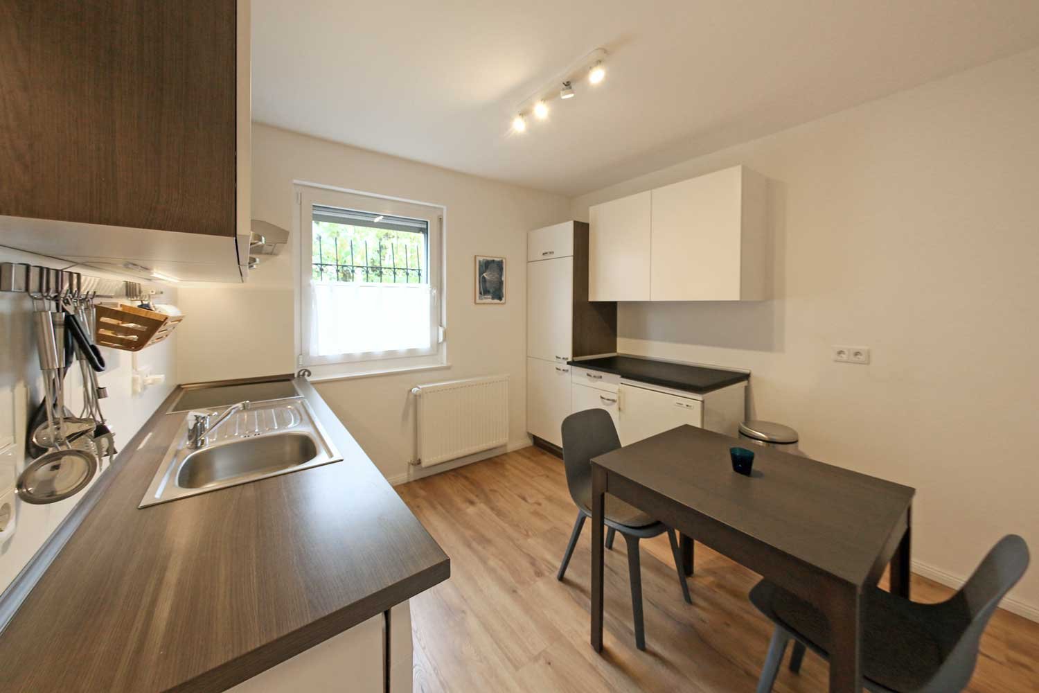 *** Möbliert *** Elegante 3-Zi.-Whg. mit großem Balkon in Bergen-Enkheim