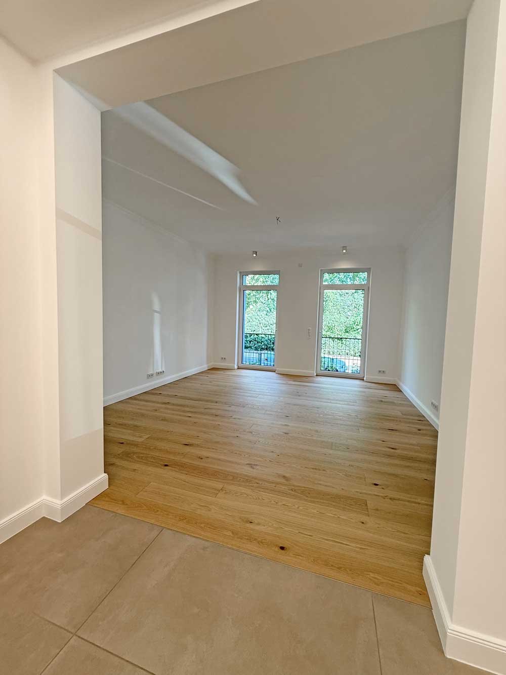 Altbau trifft Design - hochwertig sanierte 4-5 Zi. Whg. mit EBK, Balkon in Toplage