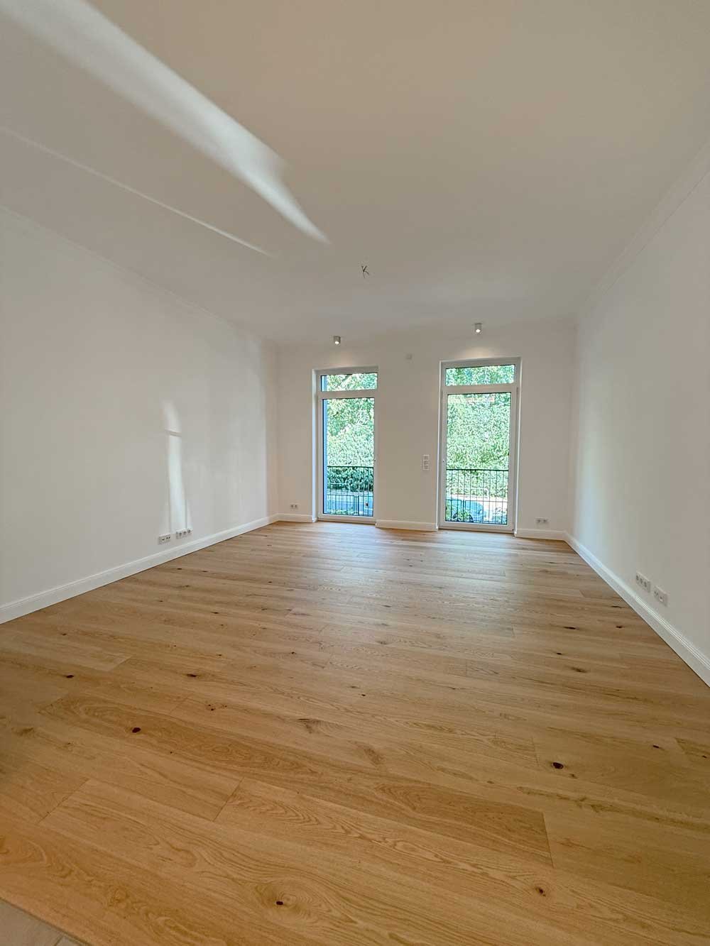 Altbau trifft Design - hochwertig sanierte 4-5 Zi. Whg. mit EBK, Balkon in Toplage