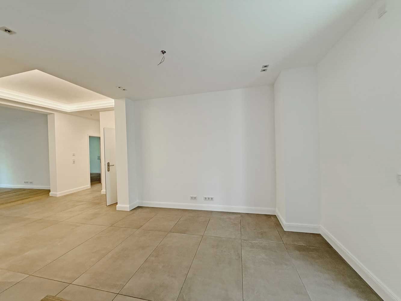 Altbau trifft Design - hochwertig sanierte 4-5 Zi. Whg. mit EBK, Balkon in Toplage