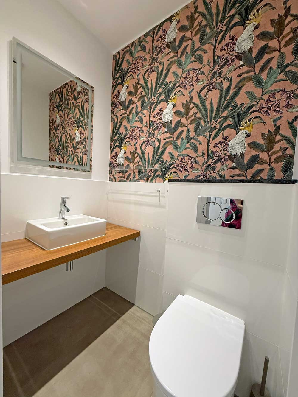 Altbau trifft Design - hochwertig sanierte 4-5 Zi. Whg. mit EBK, Balkon in Toplage