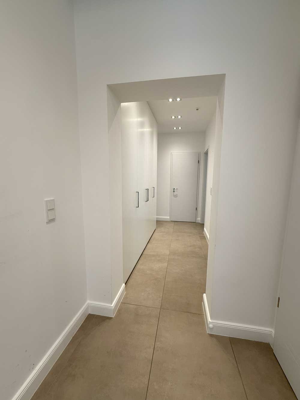 Altbau trifft Design - hochwertig sanierte 4-5 Zi. Whg. mit EBK, Balkon in Toplage