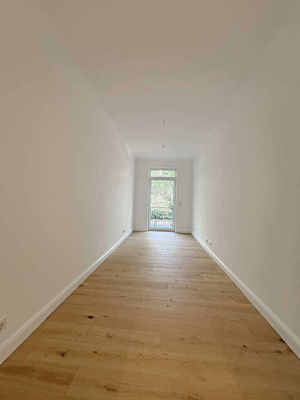 Altbau trifft Design - hochwertig sanierte 4-5 Zi. Whg. mit EBK, Balkon in Toplage