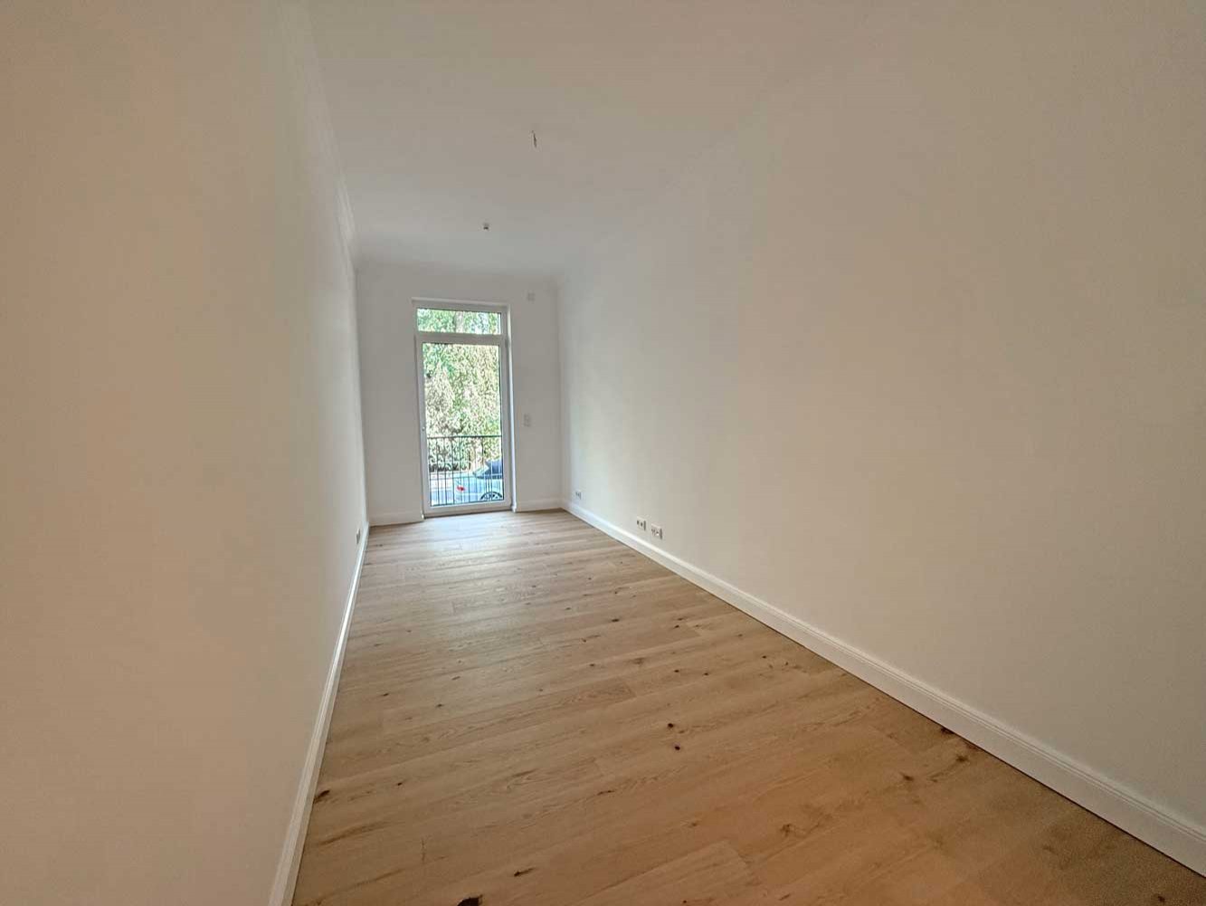 Altbau trifft Design - hochwertig sanierte 4-5 Zi. Whg. mit EBK, Balkon in Toplage