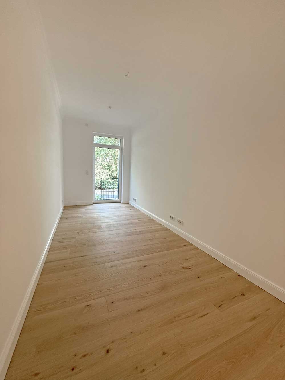 Altbau trifft Design - hochwertig sanierte 4-5 Zi. Whg. mit EBK, Balkon in Toplage