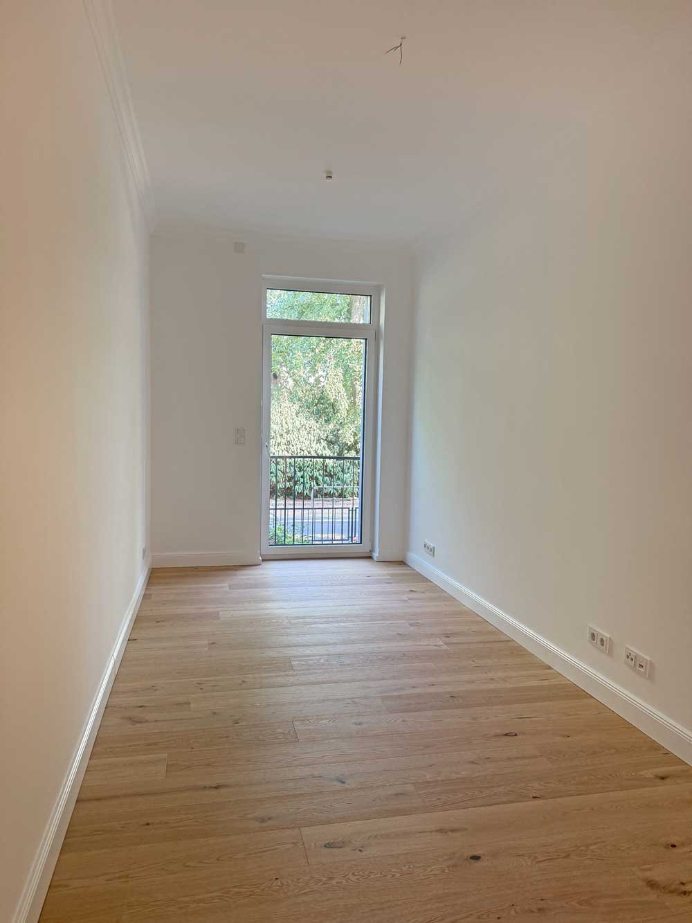 Altbau trifft Design - hochwertig sanierte 4-5 Zi. Whg. mit EBK, Balkon in Toplage