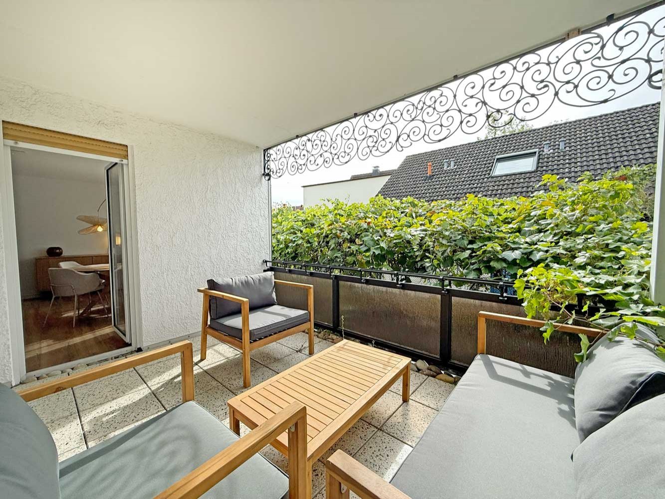 *** Möbliert *** Elegante 3-Zi.-Whg. mit großem Balkon in Bergen-Enkheim