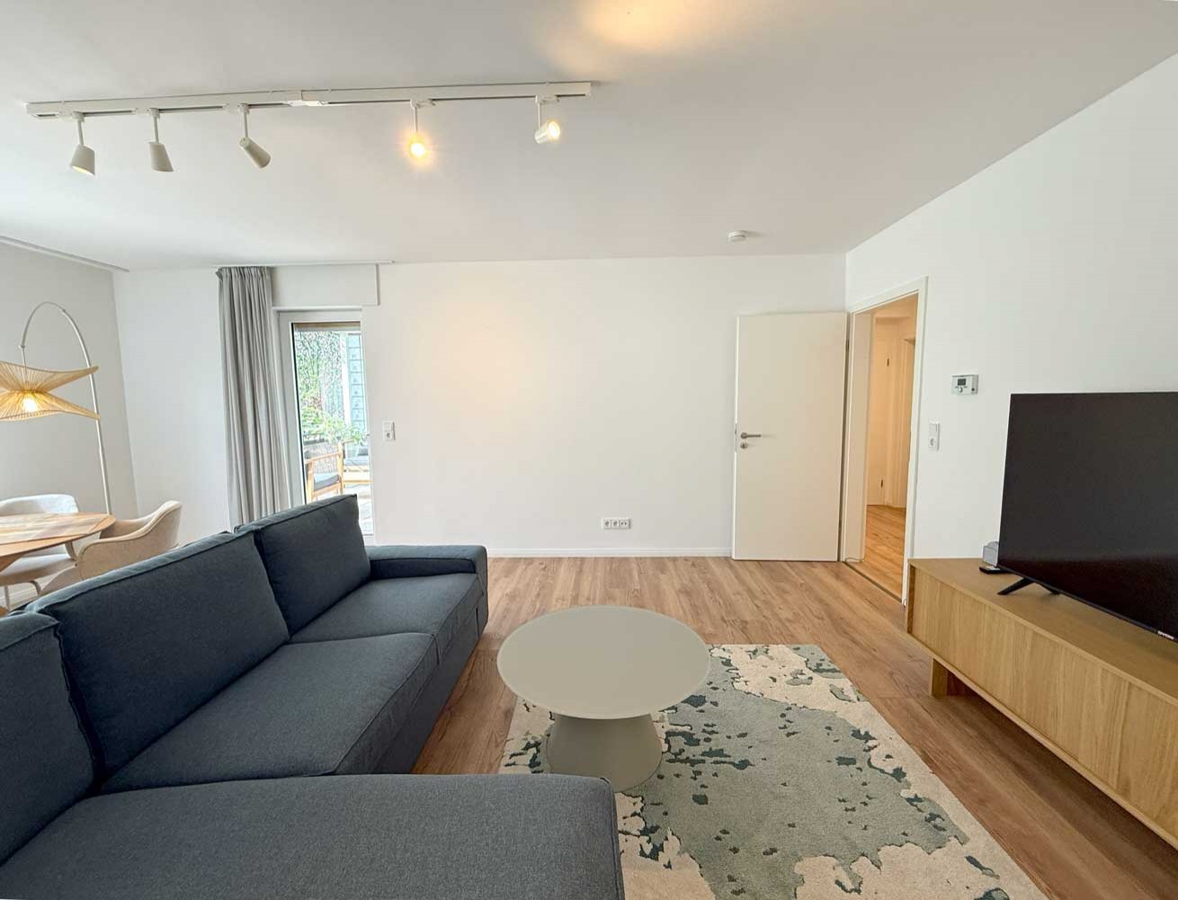 *** Möbliert *** Elegante 3-Zi.-Whg. mit großem Balkon in Bergen-Enkheim