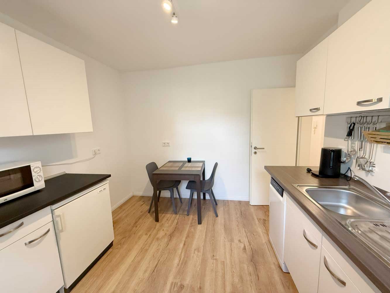 *** Möbliert *** Elegante 3-Zi.-Whg. mit großem Balkon in Bergen-Enkheim